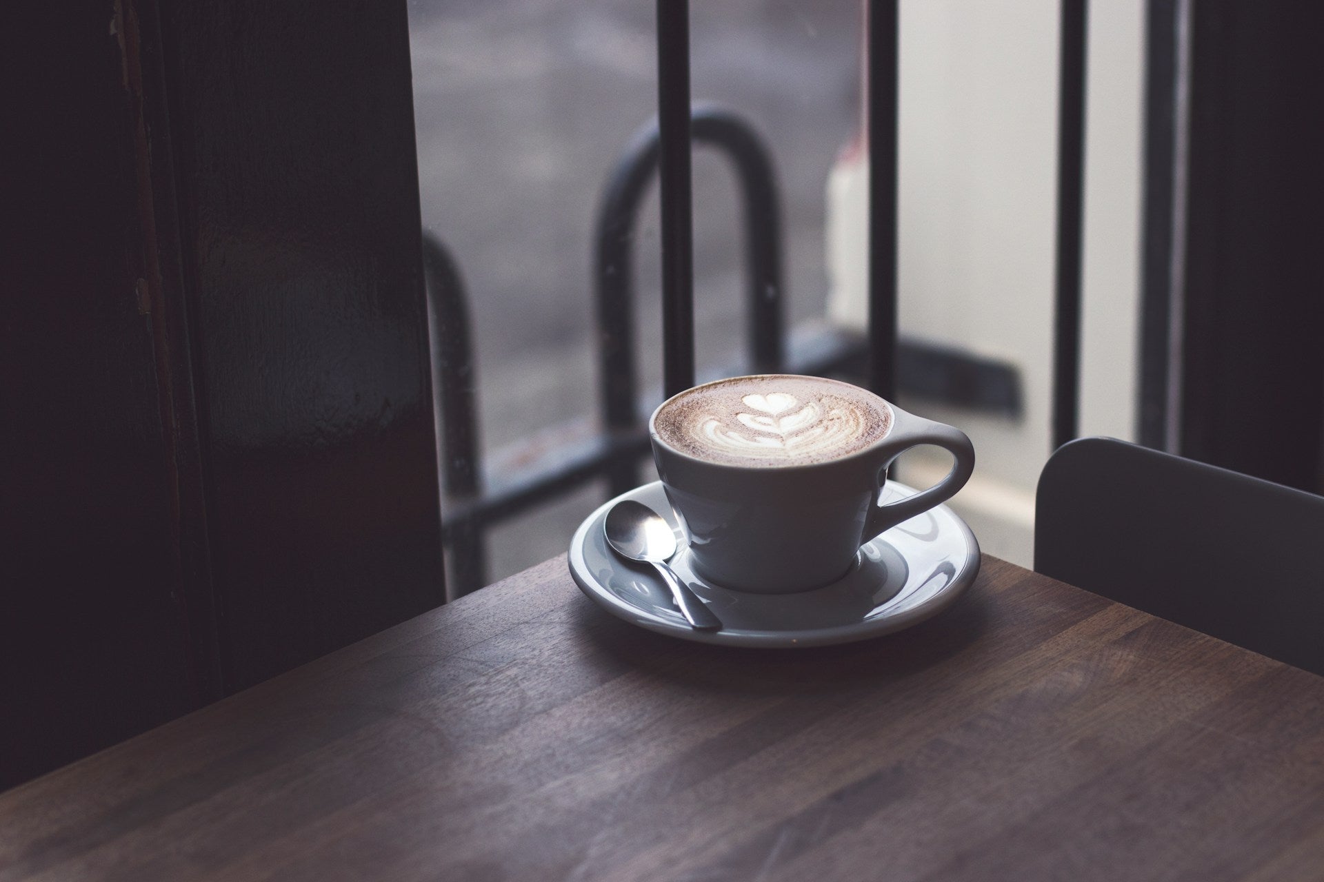 Kunstvolle Cappuccino Zubereitung: Tipps und Tricks
