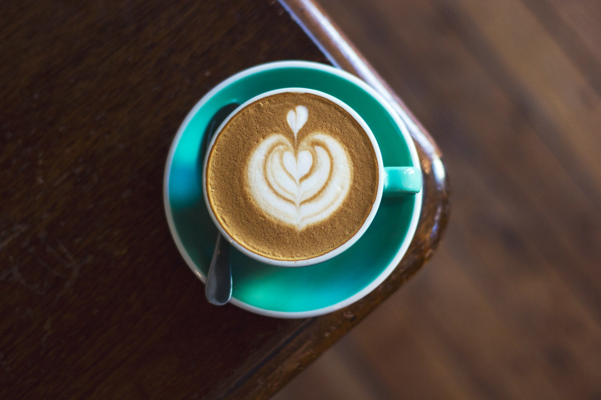 Frostig und Fein: Wie man den Perfekten Iced Cappuccino zubereitet