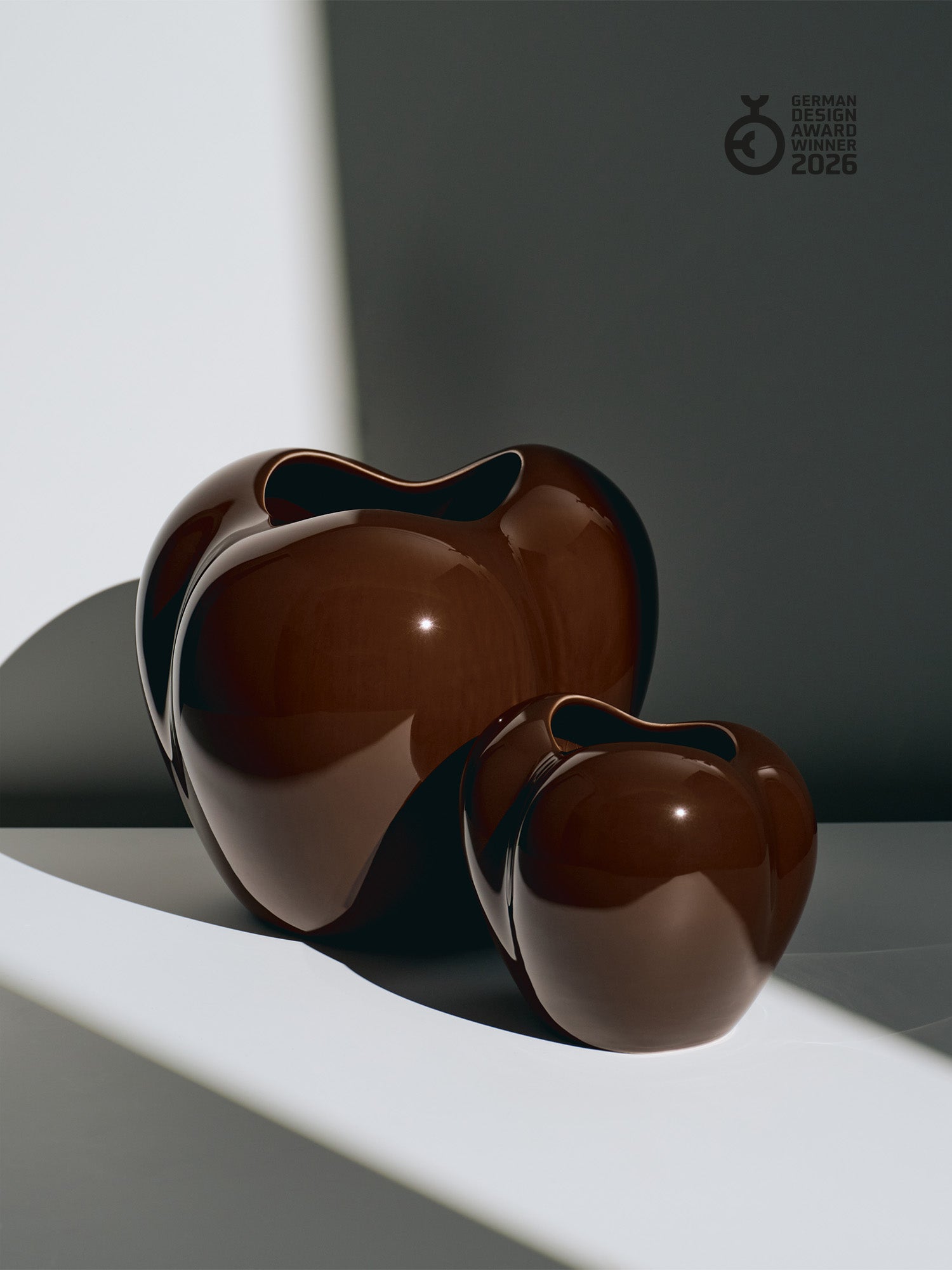 Poppy Vase Bundle, large + mini, chocolate brown