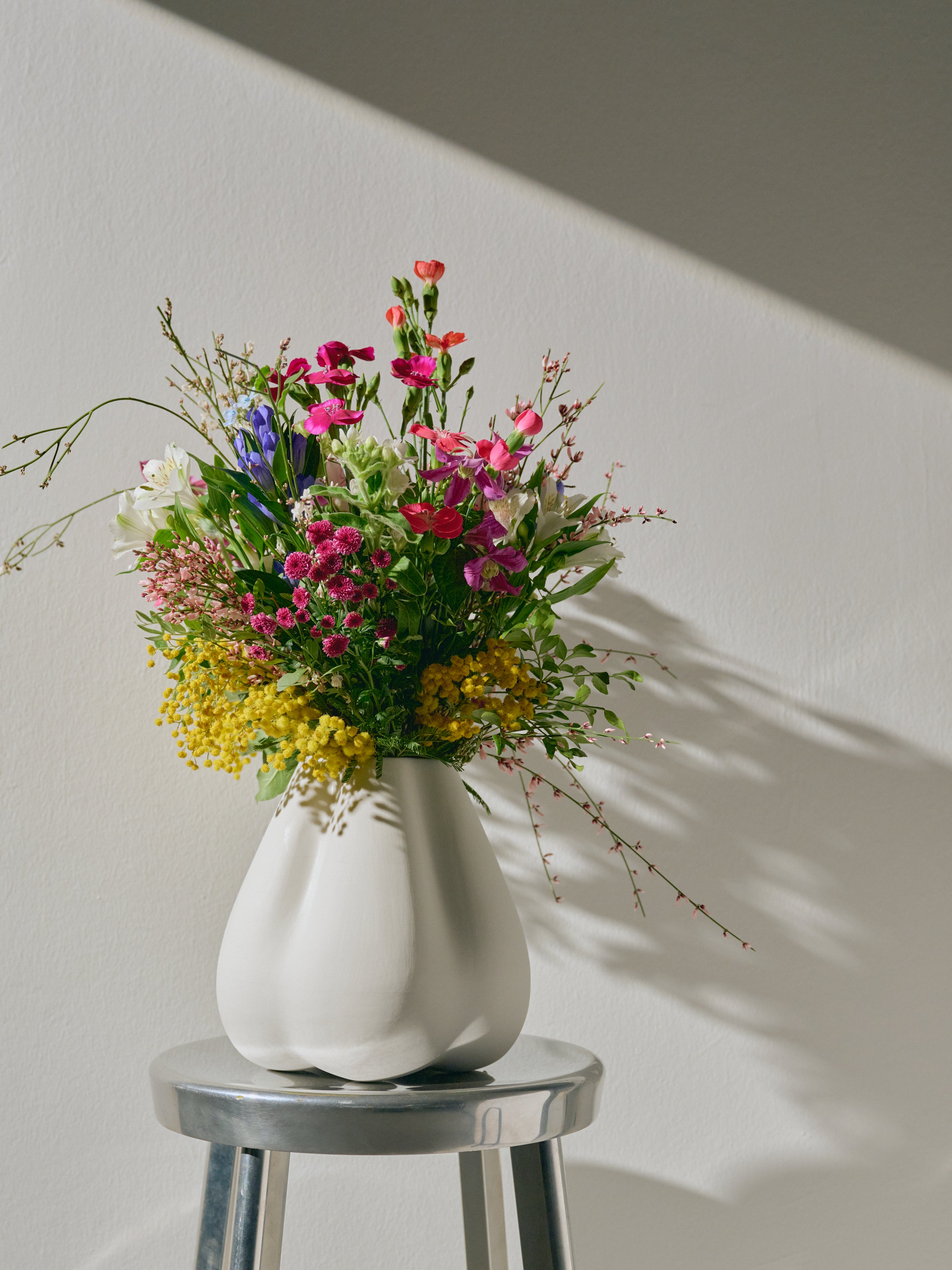 Dumpling Vase, white, matte finish