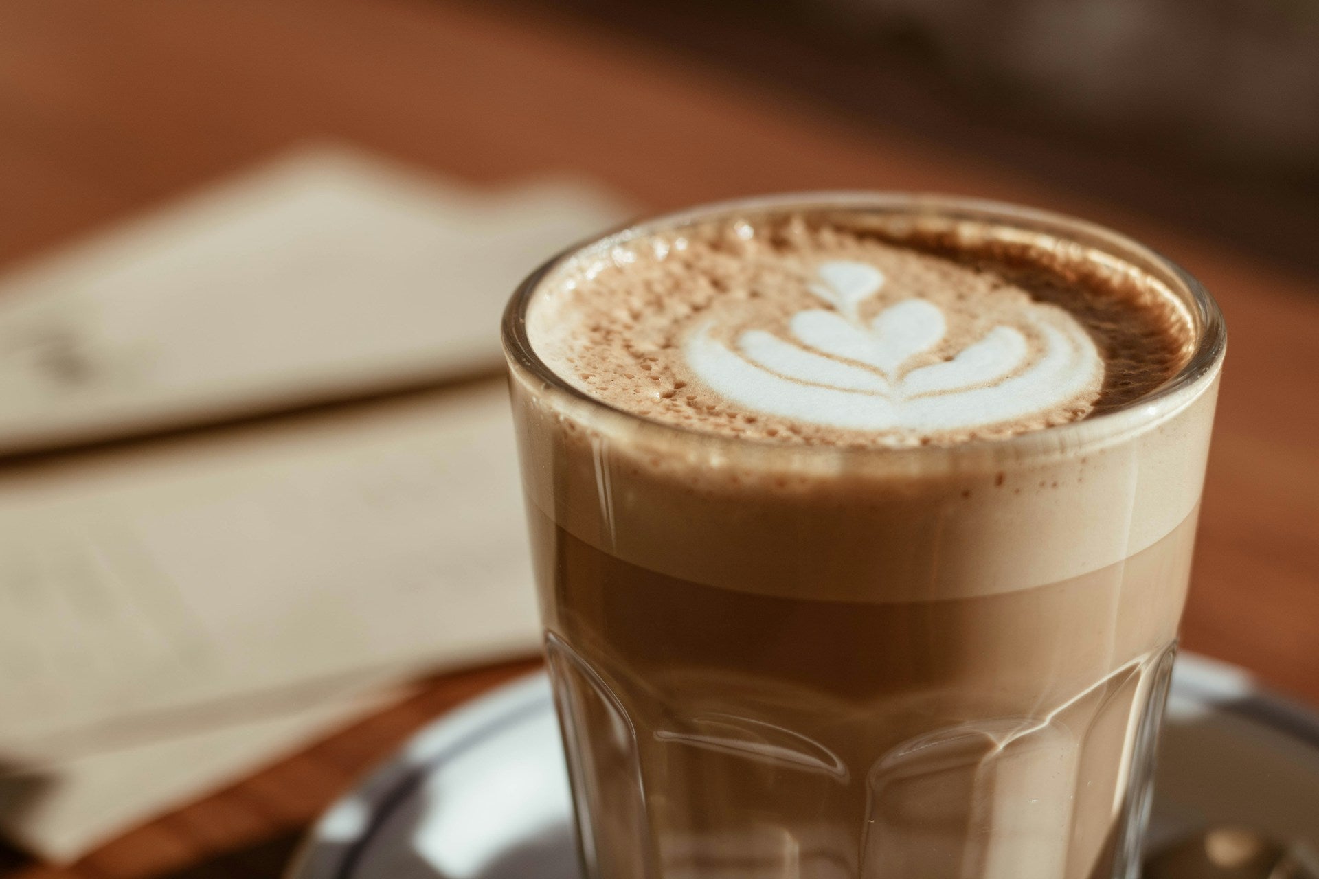 Fokus auf Feinheiten: Unterschiede in Latte Macchiato und Milchkaffee