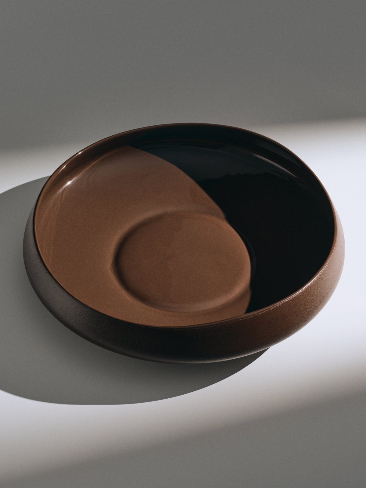 Centerpiece large, darkbrown