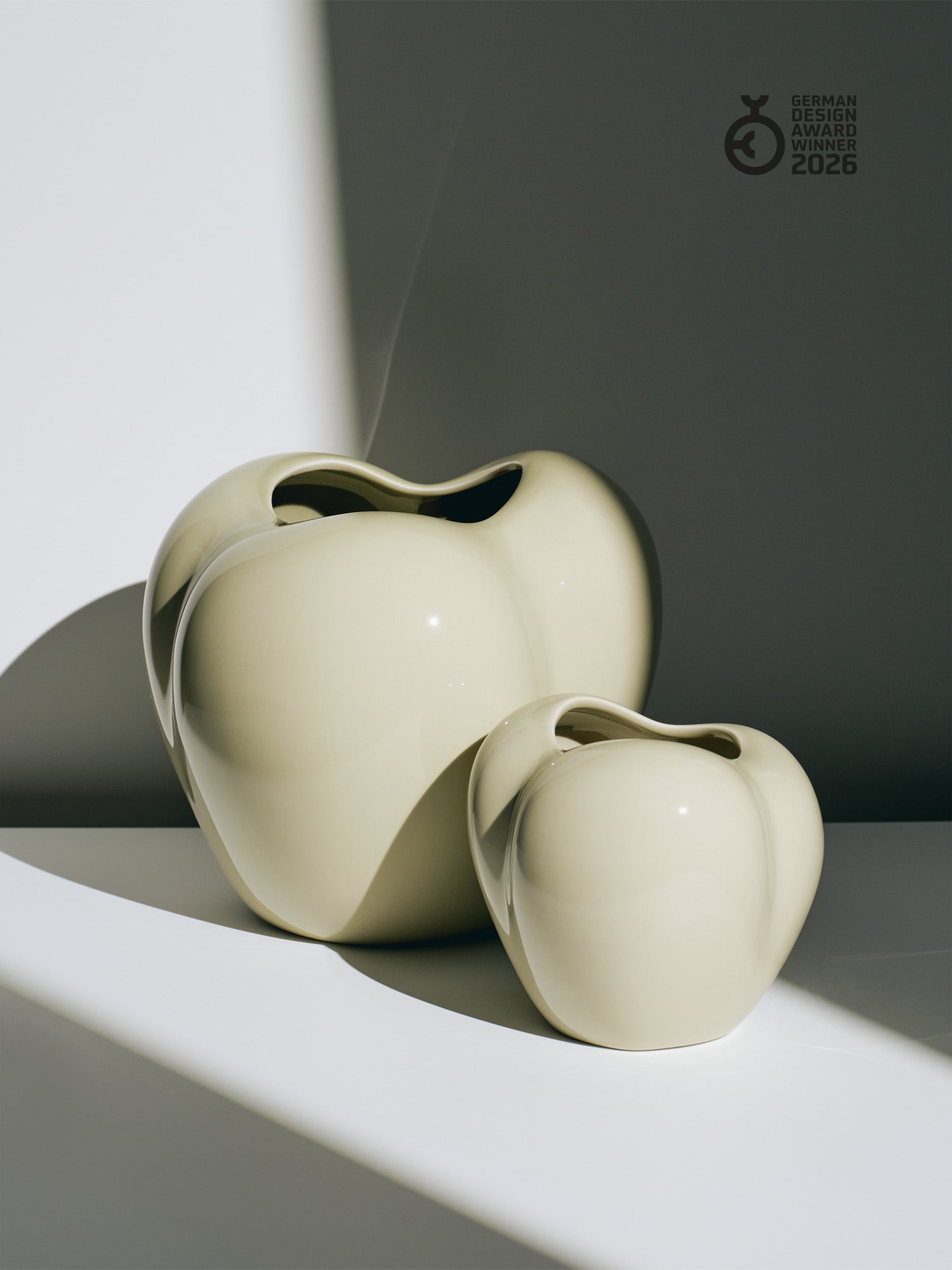 Mini Poppy Vase, moon dust